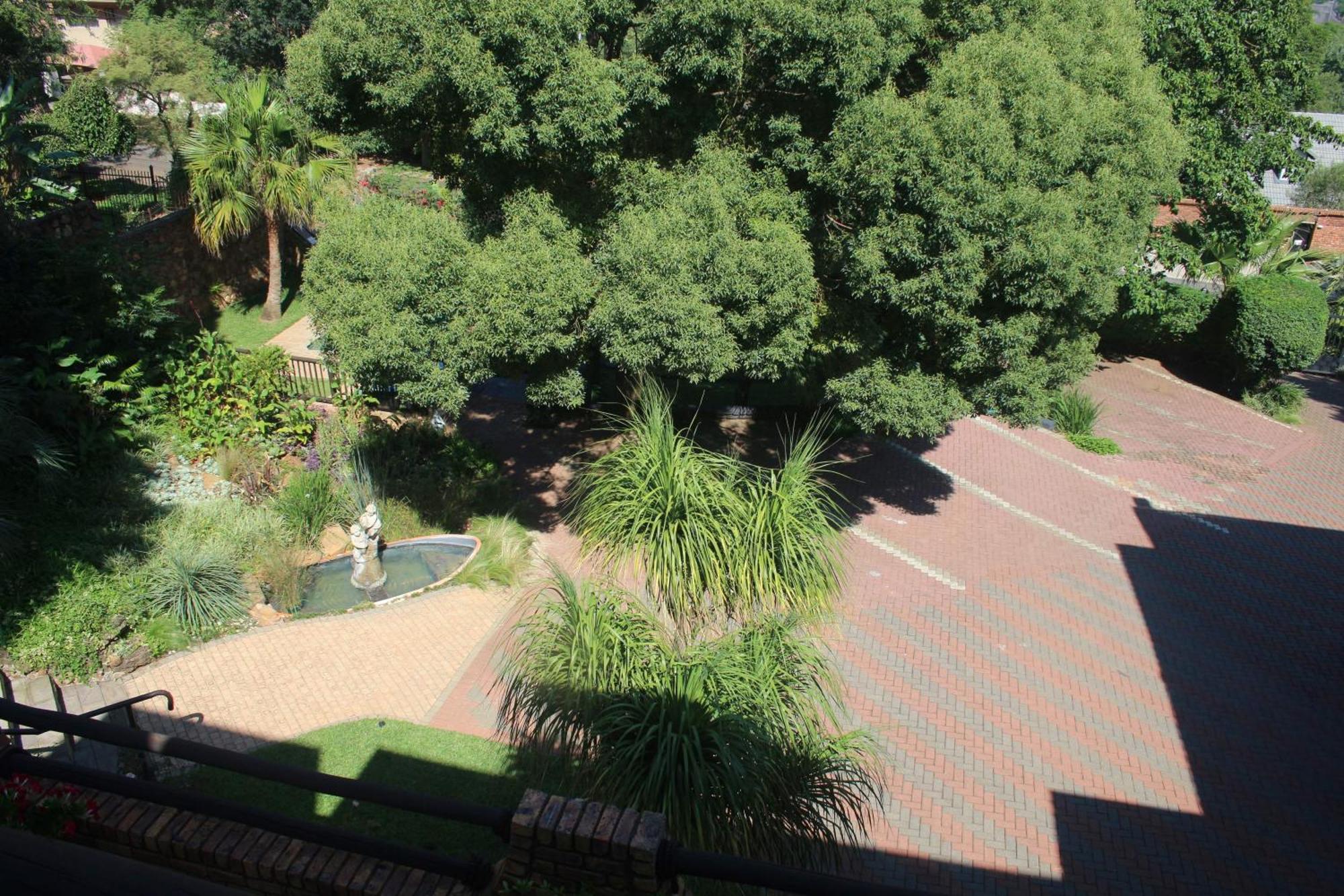 Belle Vue Guesthouse Hartbeespoort Bagian luar foto