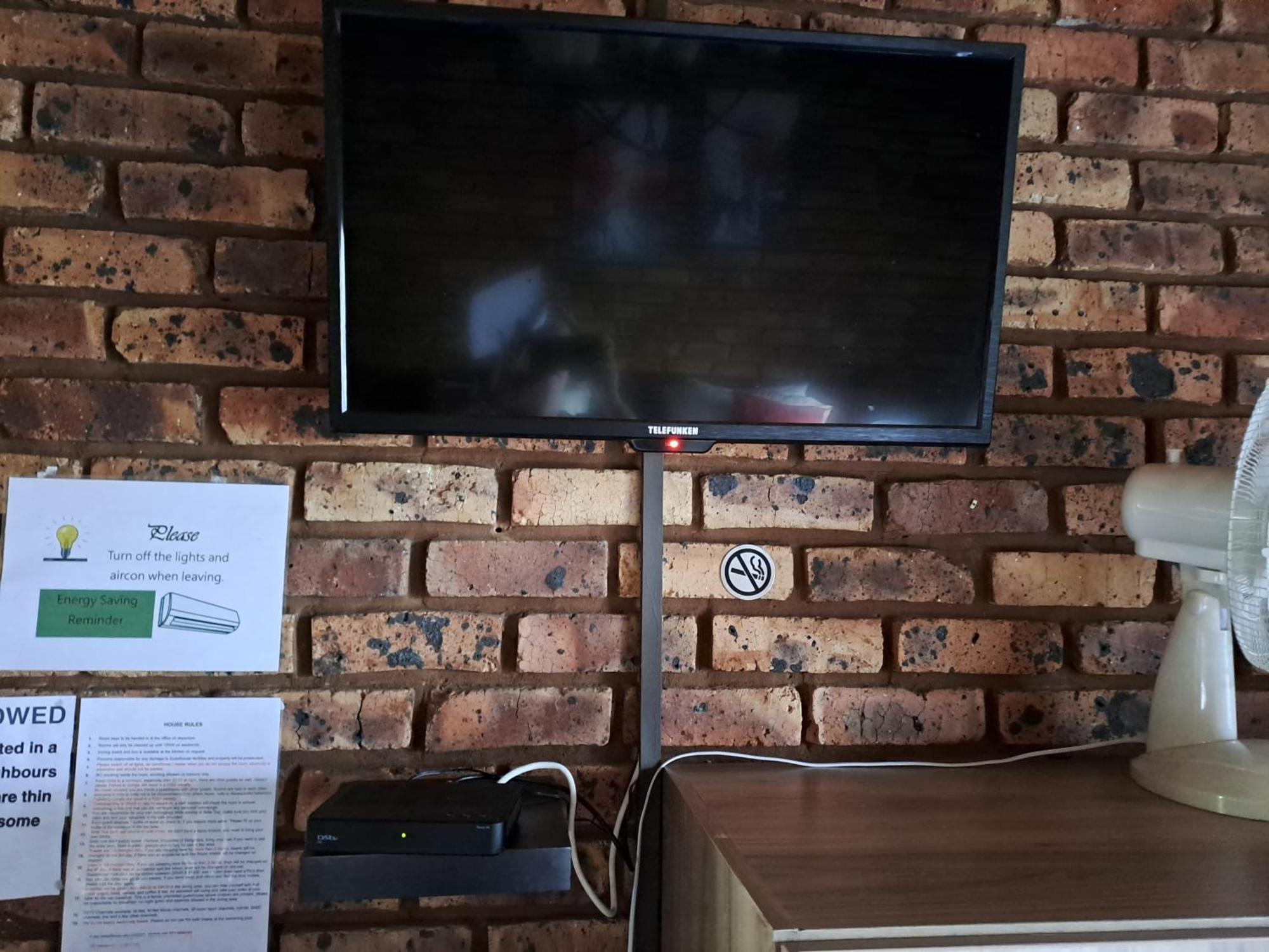 Belle Vue Guesthouse Hartbeespoort Bagian luar foto