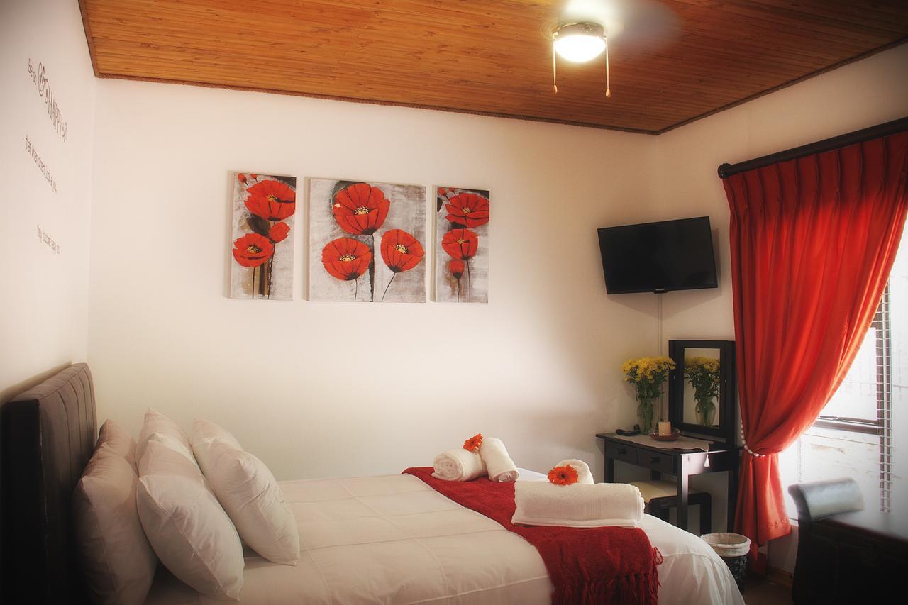 Belle Vue Guesthouse Hartbeespoort Bagian luar foto