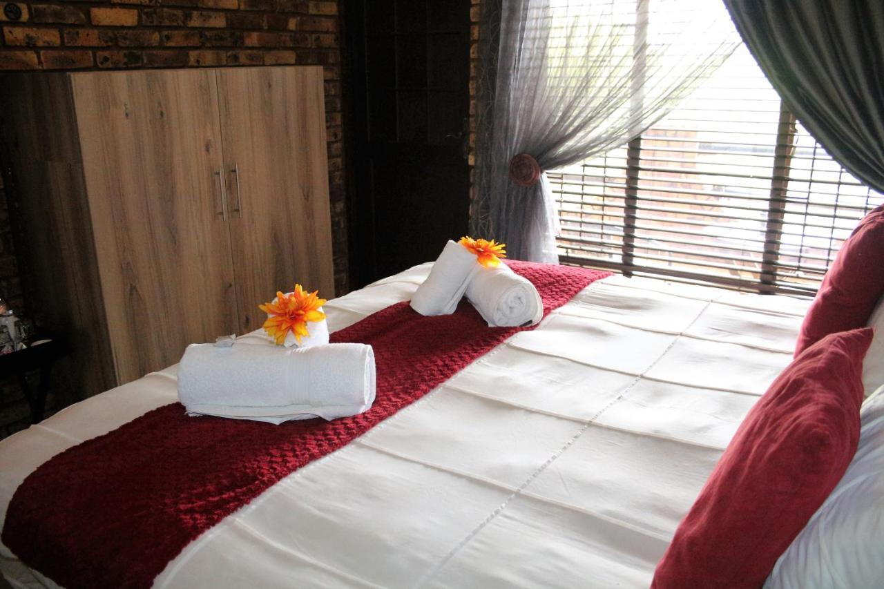 Belle Vue Guesthouse Hartbeespoort Bagian luar foto