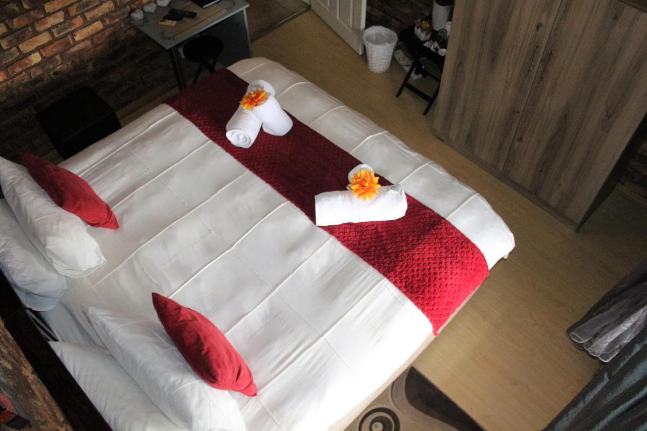 Belle Vue Guesthouse Hartbeespoort Bagian luar foto