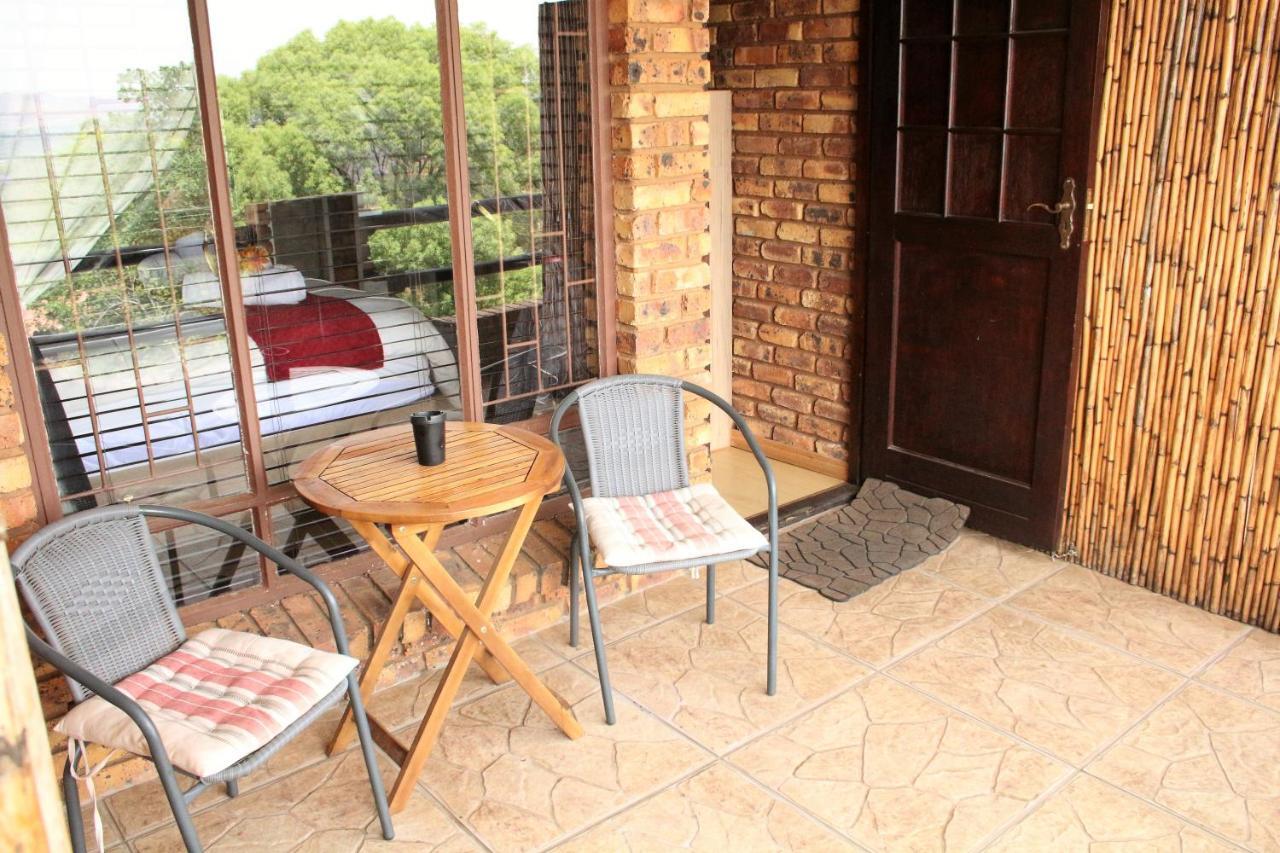Belle Vue Guesthouse Hartbeespoort Bagian luar foto