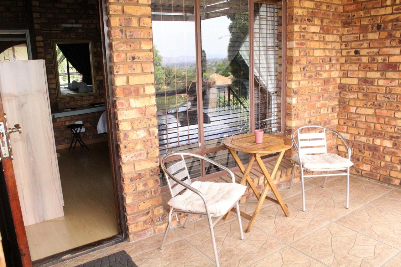 Belle Vue Guesthouse Hartbeespoort Bagian luar foto