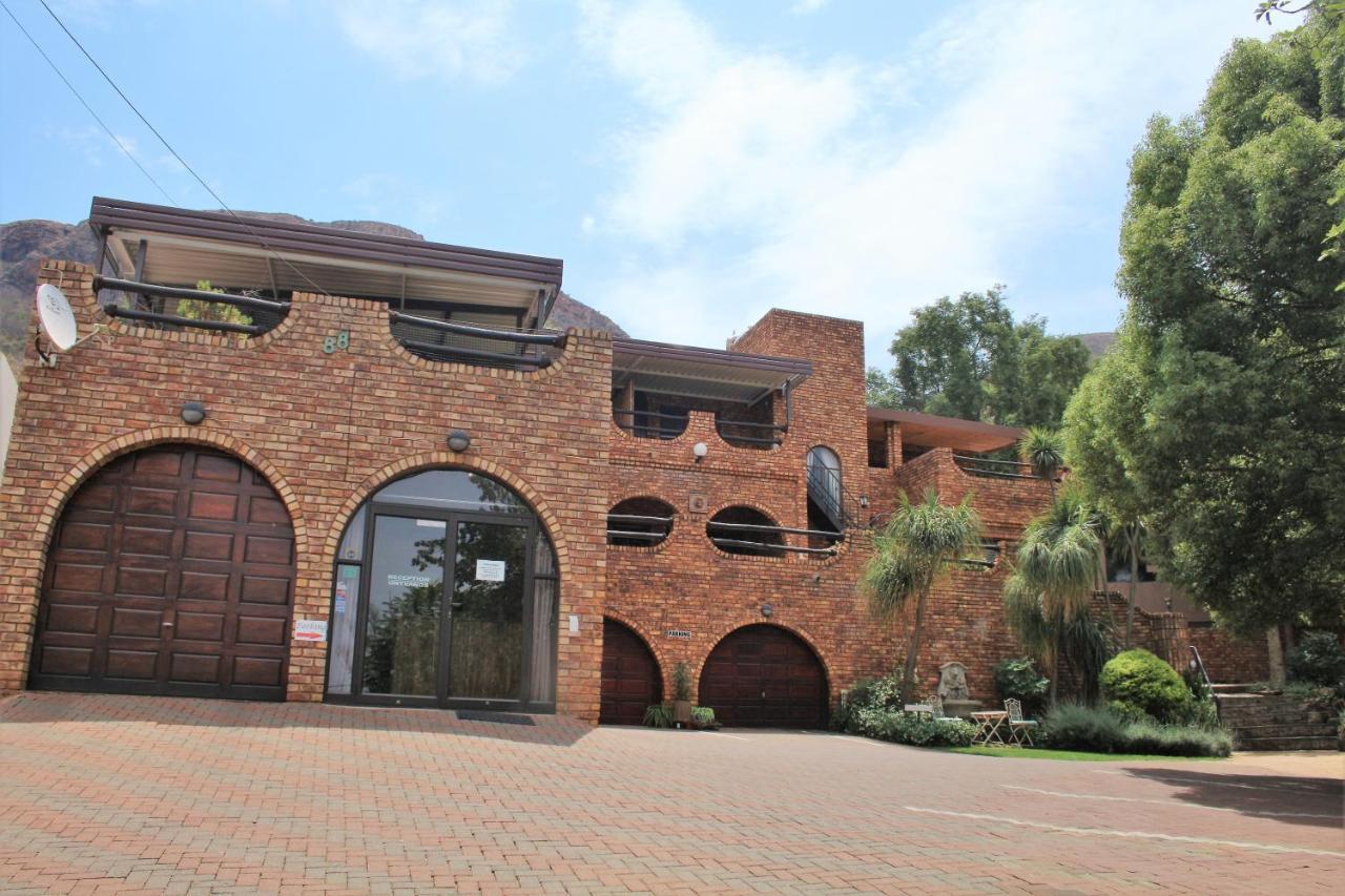 Belle Vue Guesthouse Hartbeespoort Bagian luar foto