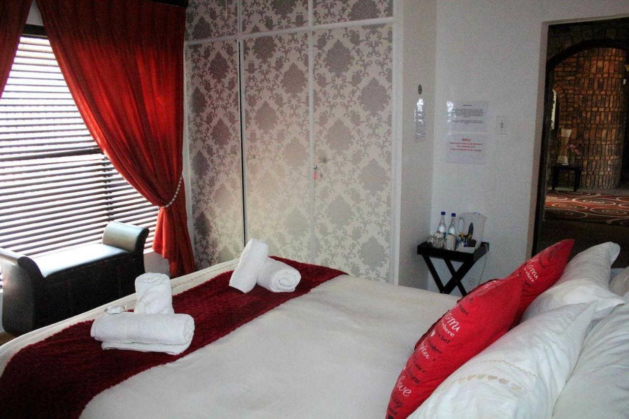 Belle Vue Guesthouse Hartbeespoort Bagian luar foto