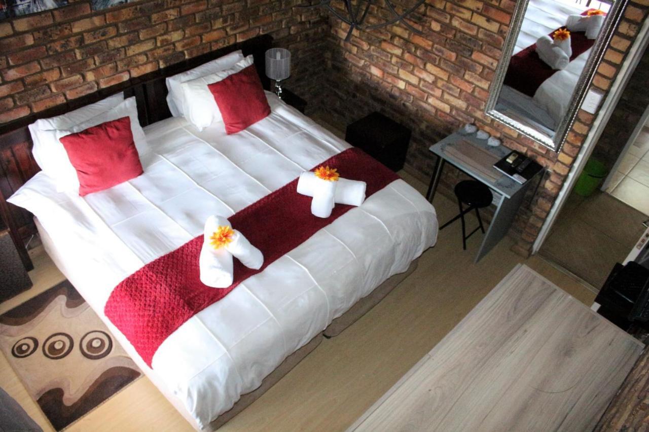 Belle Vue Guesthouse Hartbeespoort Bagian luar foto