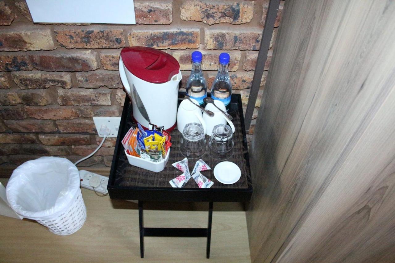 Belle Vue Guesthouse Hartbeespoort Bagian luar foto
