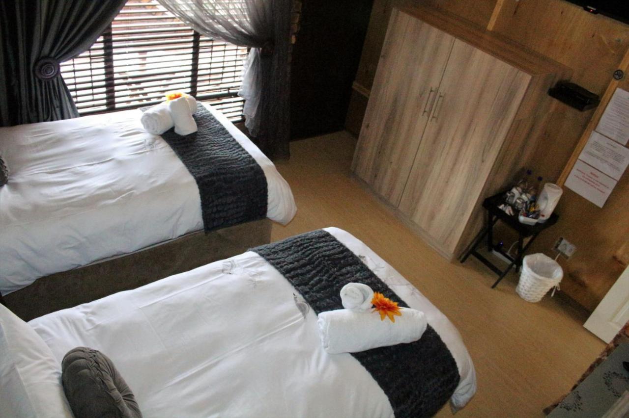 Belle Vue Guesthouse Hartbeespoort Bagian luar foto